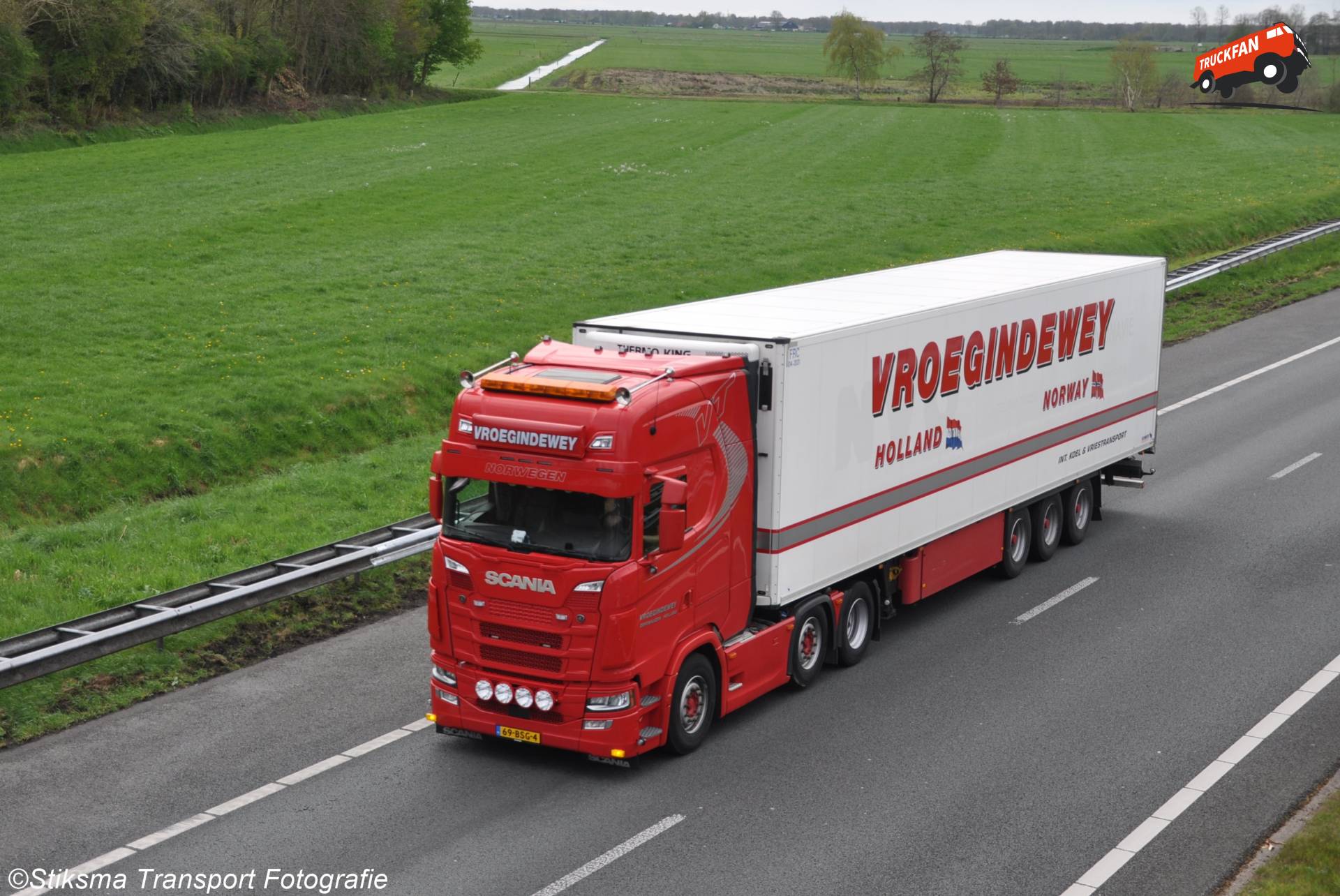 Scania S-serie vrachtwagen van Vroegindewey Transport