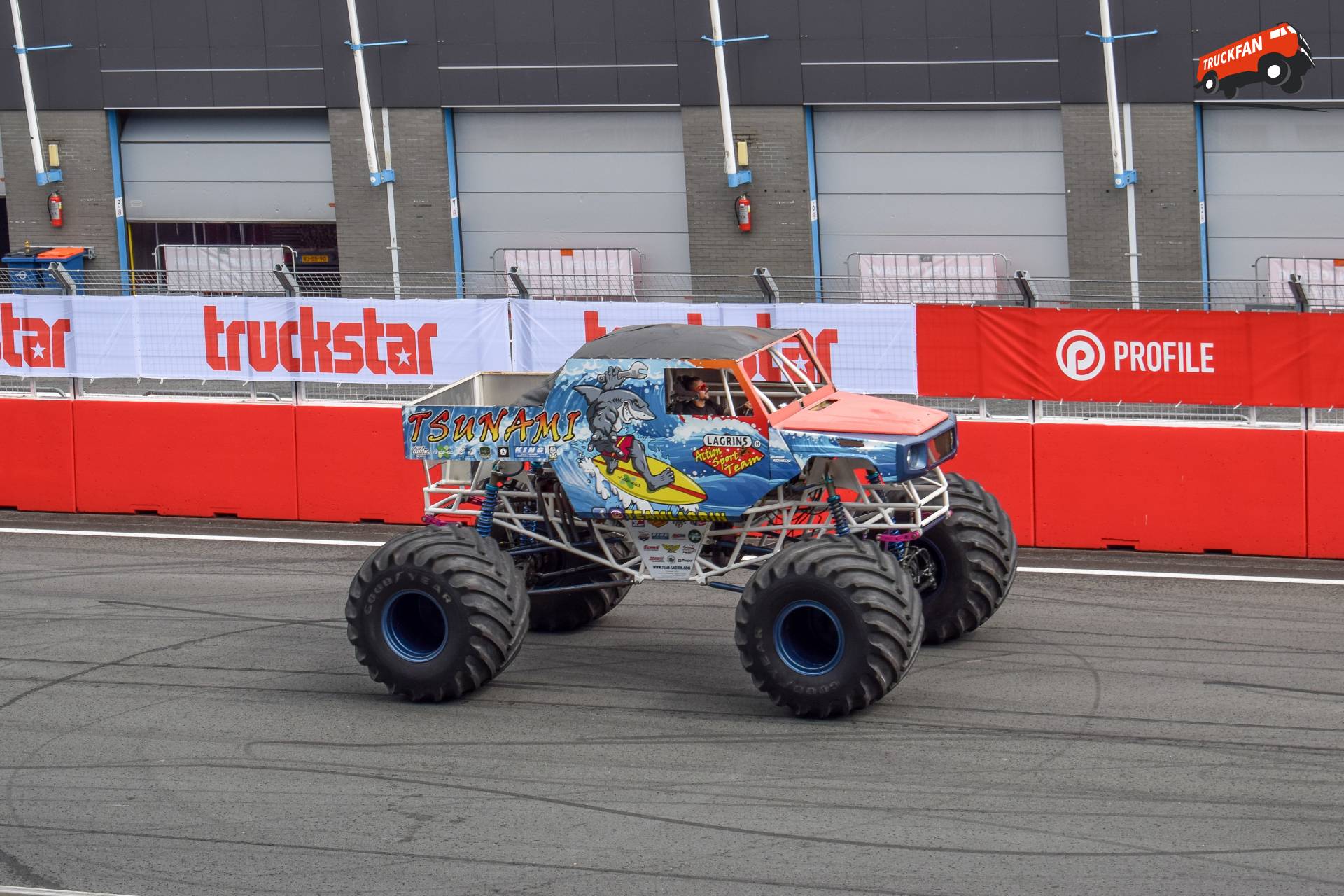 Monstertruck Mercedes Benz G-Klasse