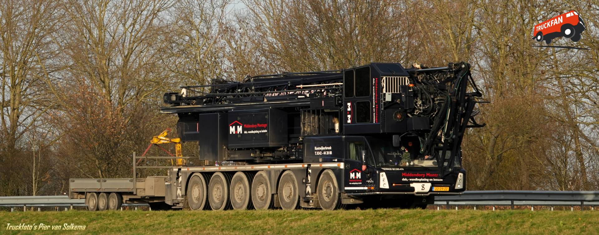 Hijskraan van Spierings op locatie A7 Sneek