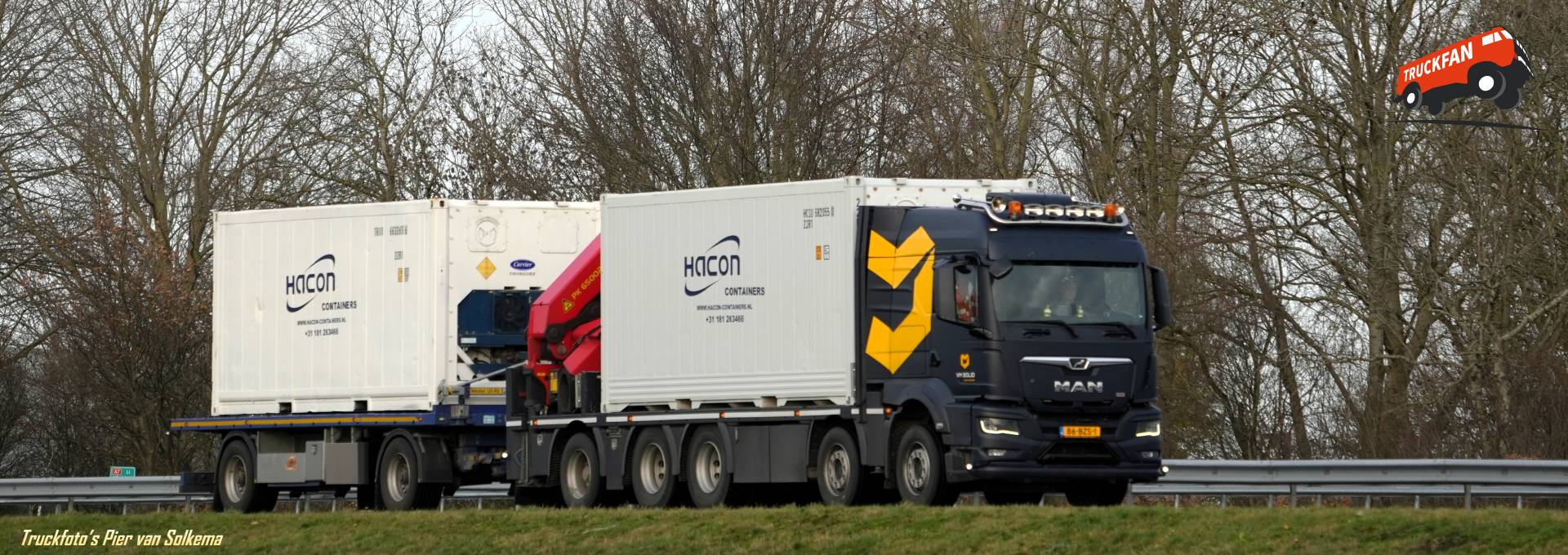 MAN TGX vrachtwagen bij A7 Sneek