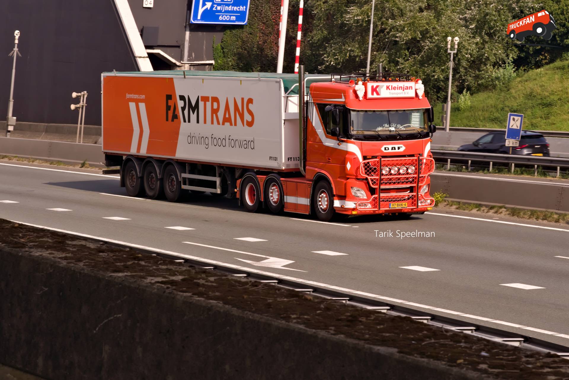 DAF XF Euro 6 vrachtwagen kenteken 97-BRK-4 op A16