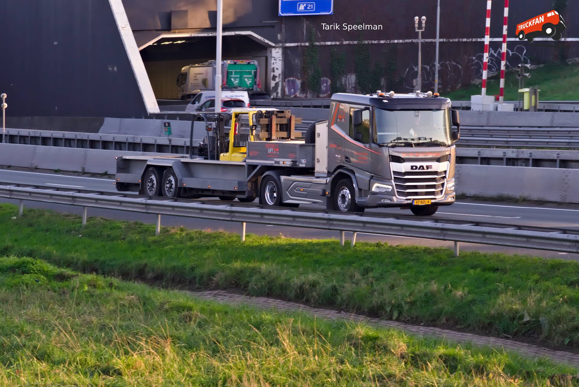 DAF XD vrachtwagen met kenteken 47-BZL-4
