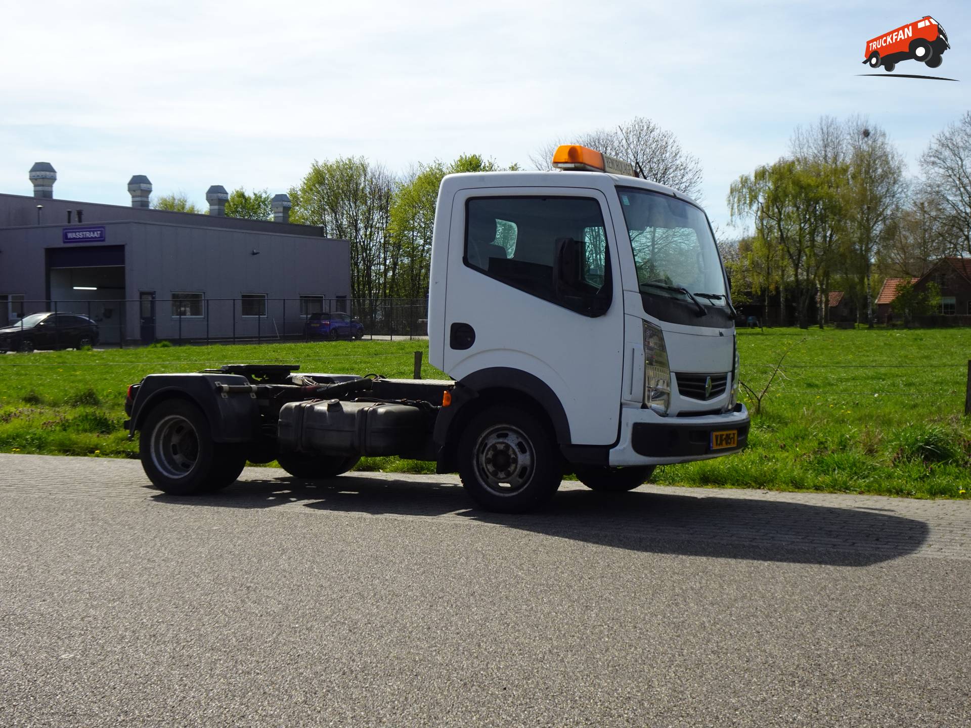 Renault Maxity aan de Ericaweg in Zelhem