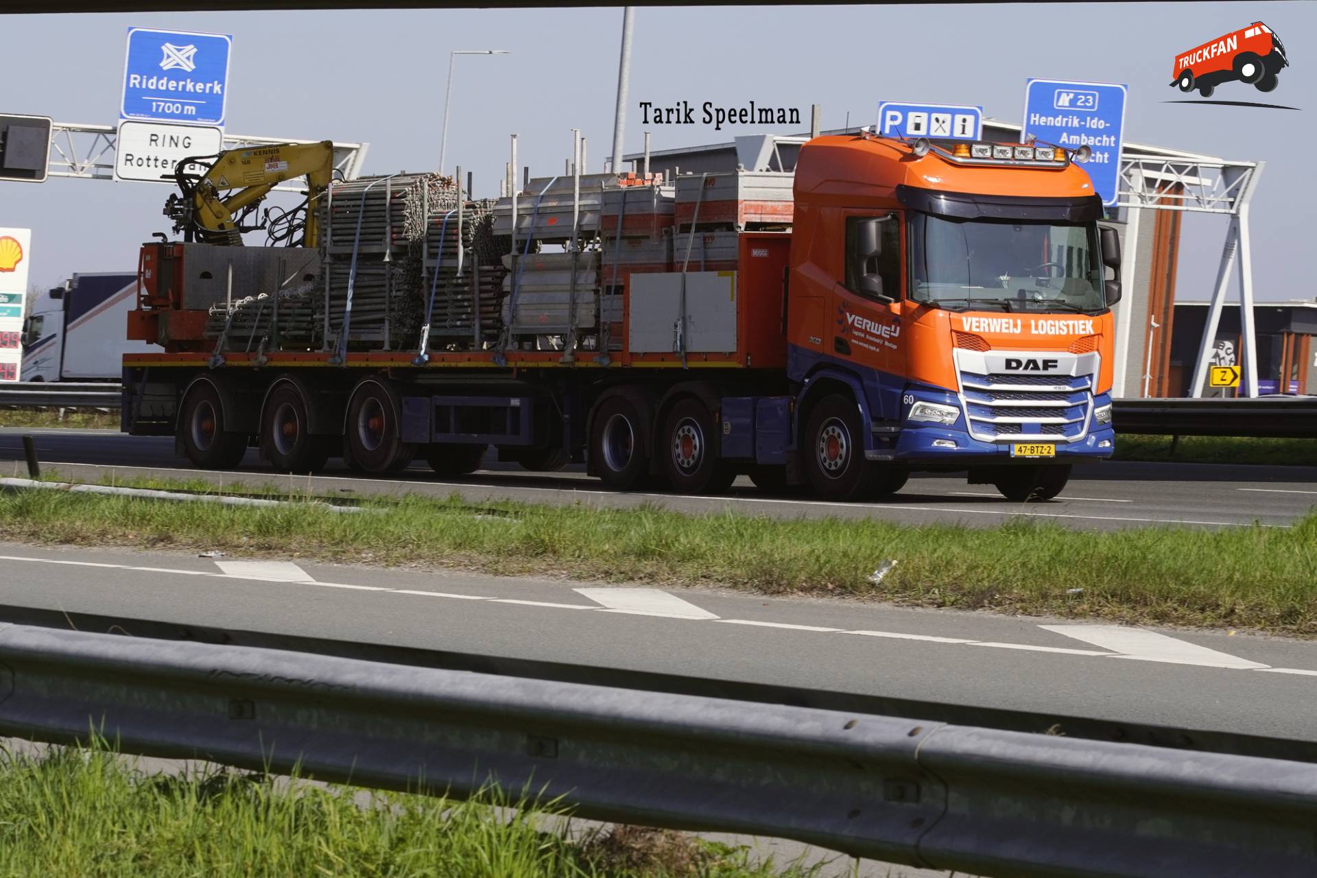DAF XD truck 47-BTZ-2 on A16