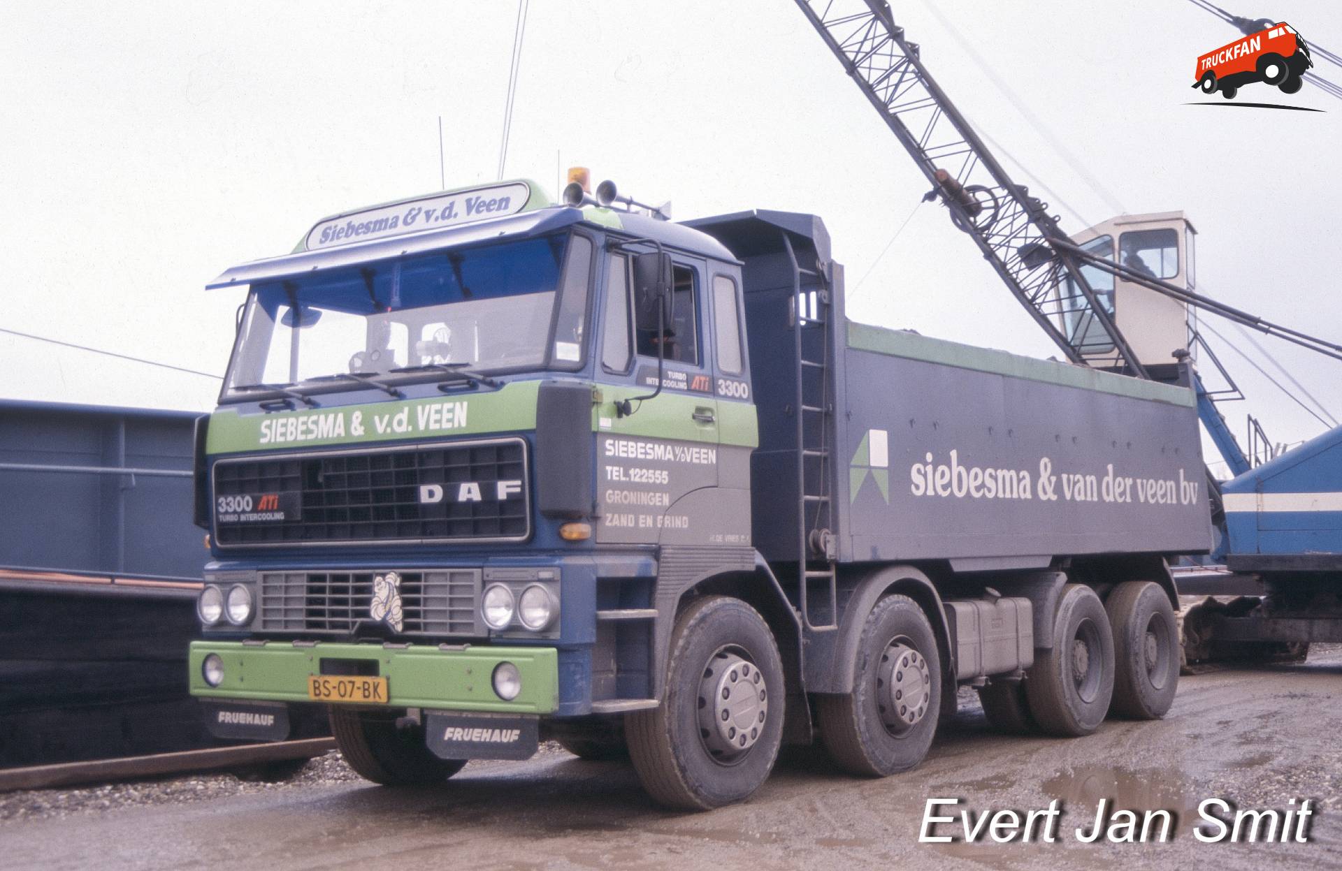 DAF FAD 3300ATI vrachtwagen van De Vries