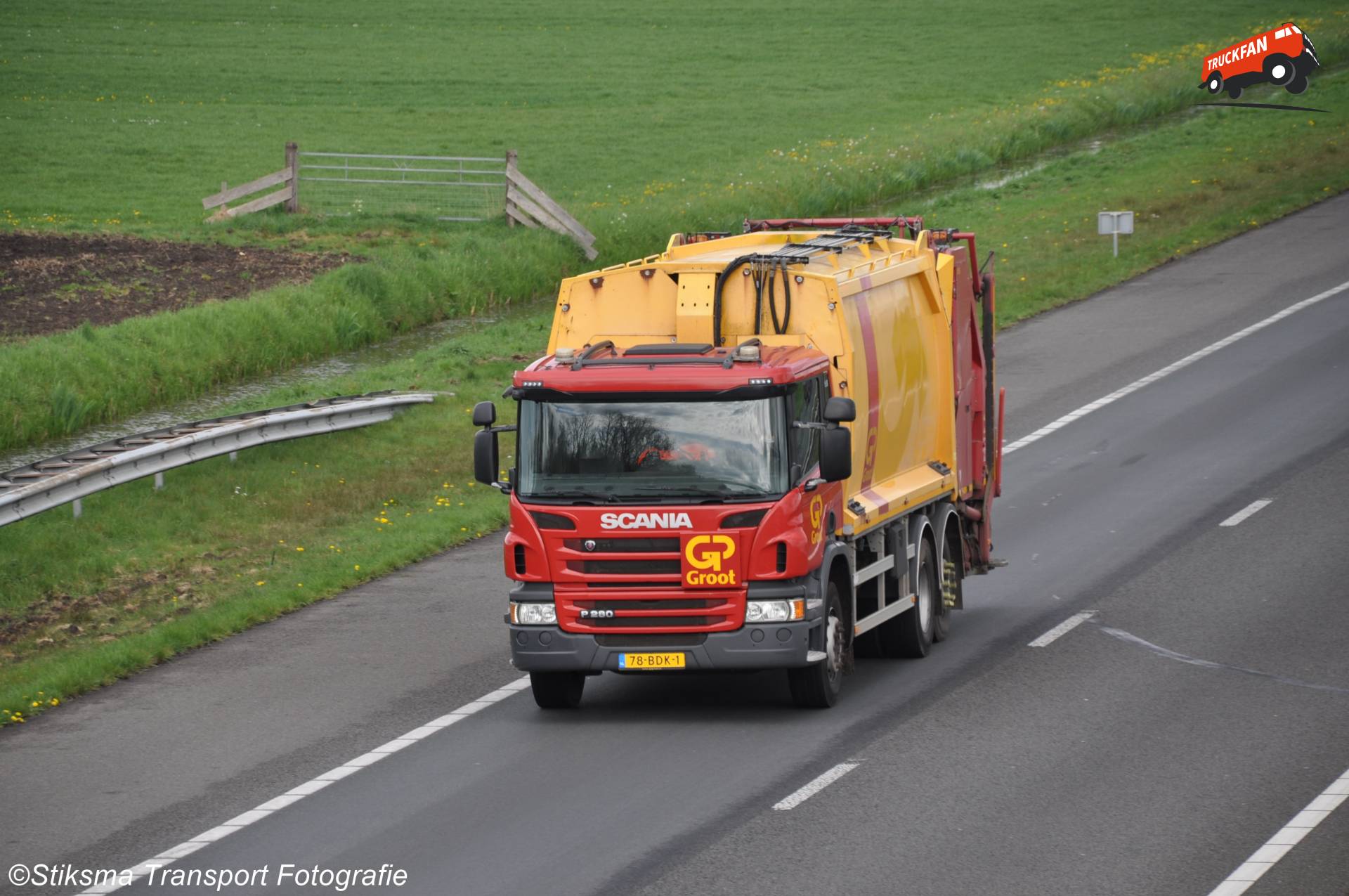GP Groot's Scania P280 garbage truck