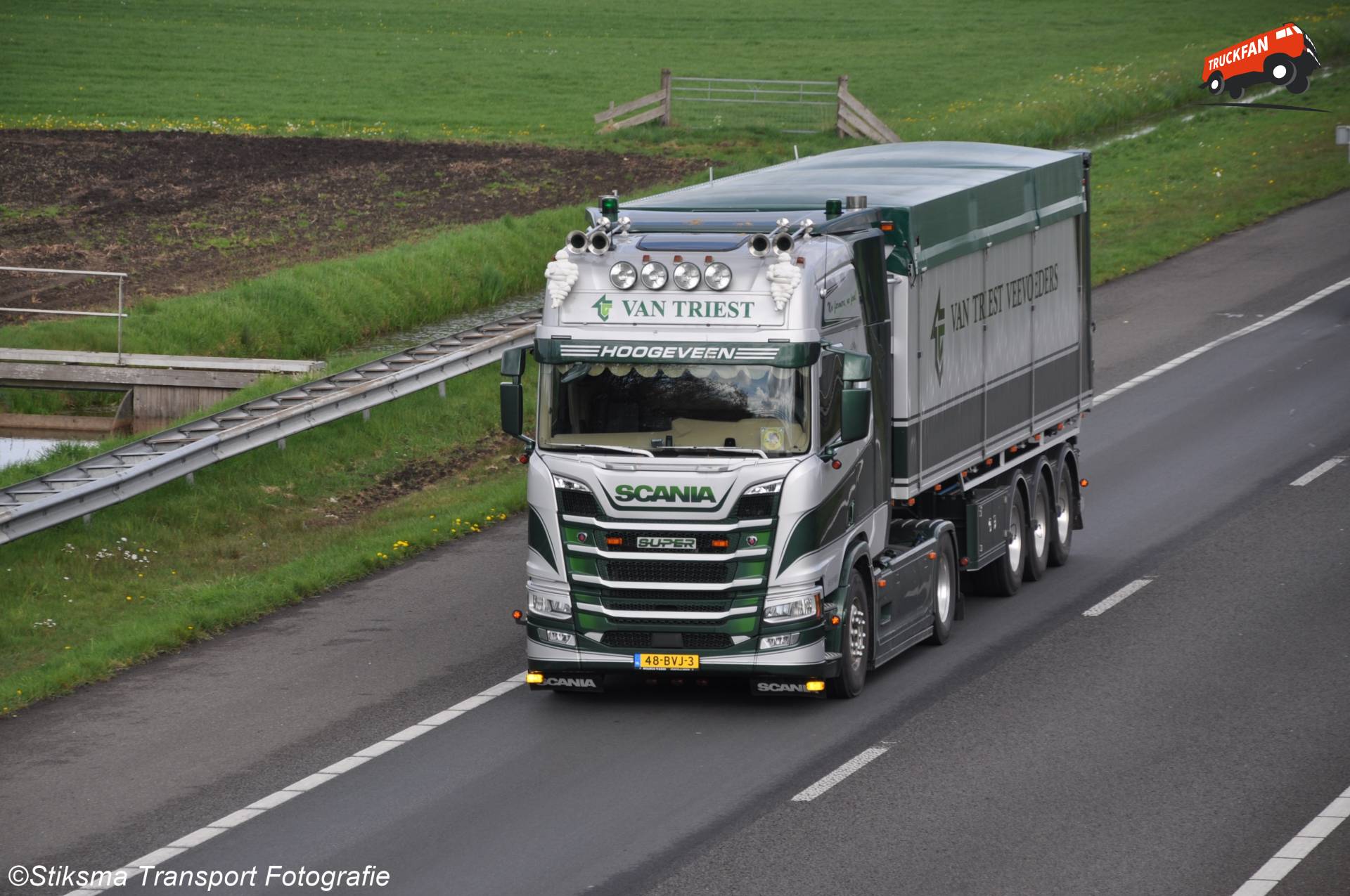 Scania S-serie vrachtwagen Van Triest Veevoeders