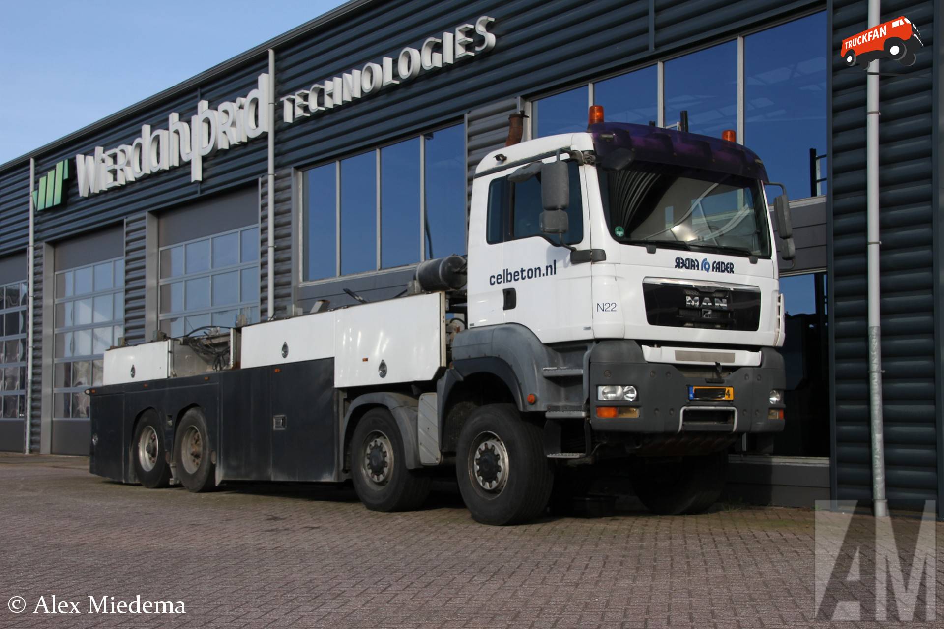 Ex Faber Celbeton WVT TGS 8x4 met aandrijving op de voorassen