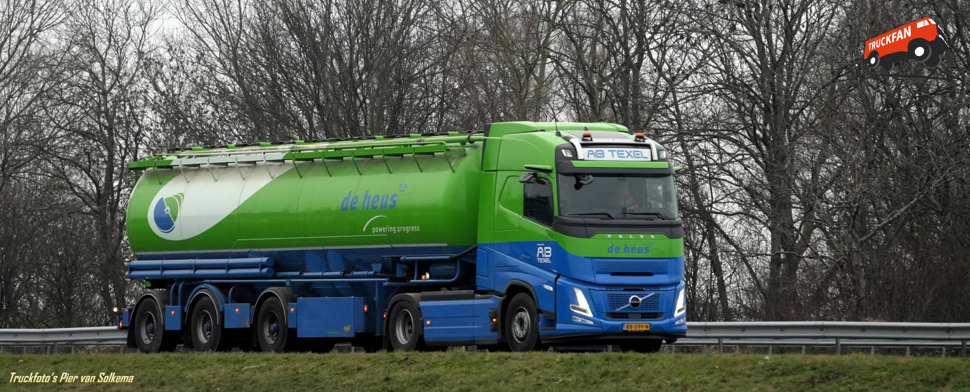 Volvo FH Aero bij A7 Sneek