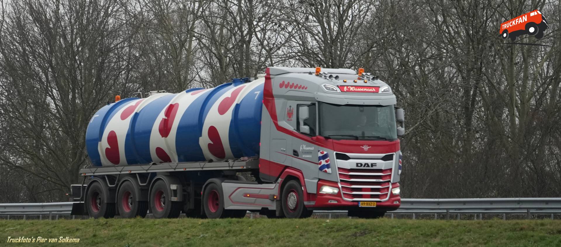DAF XG vrachtwagen tanktransport op A7 Sneek