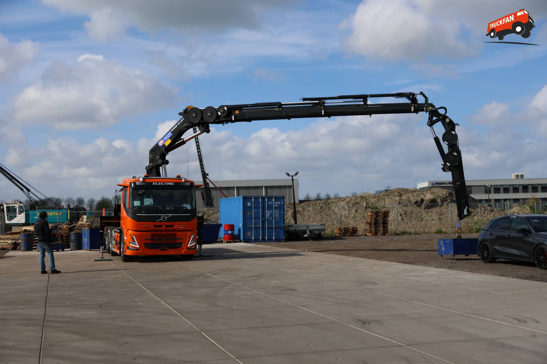Volvo FM Electric vrachtwagen bij Prins