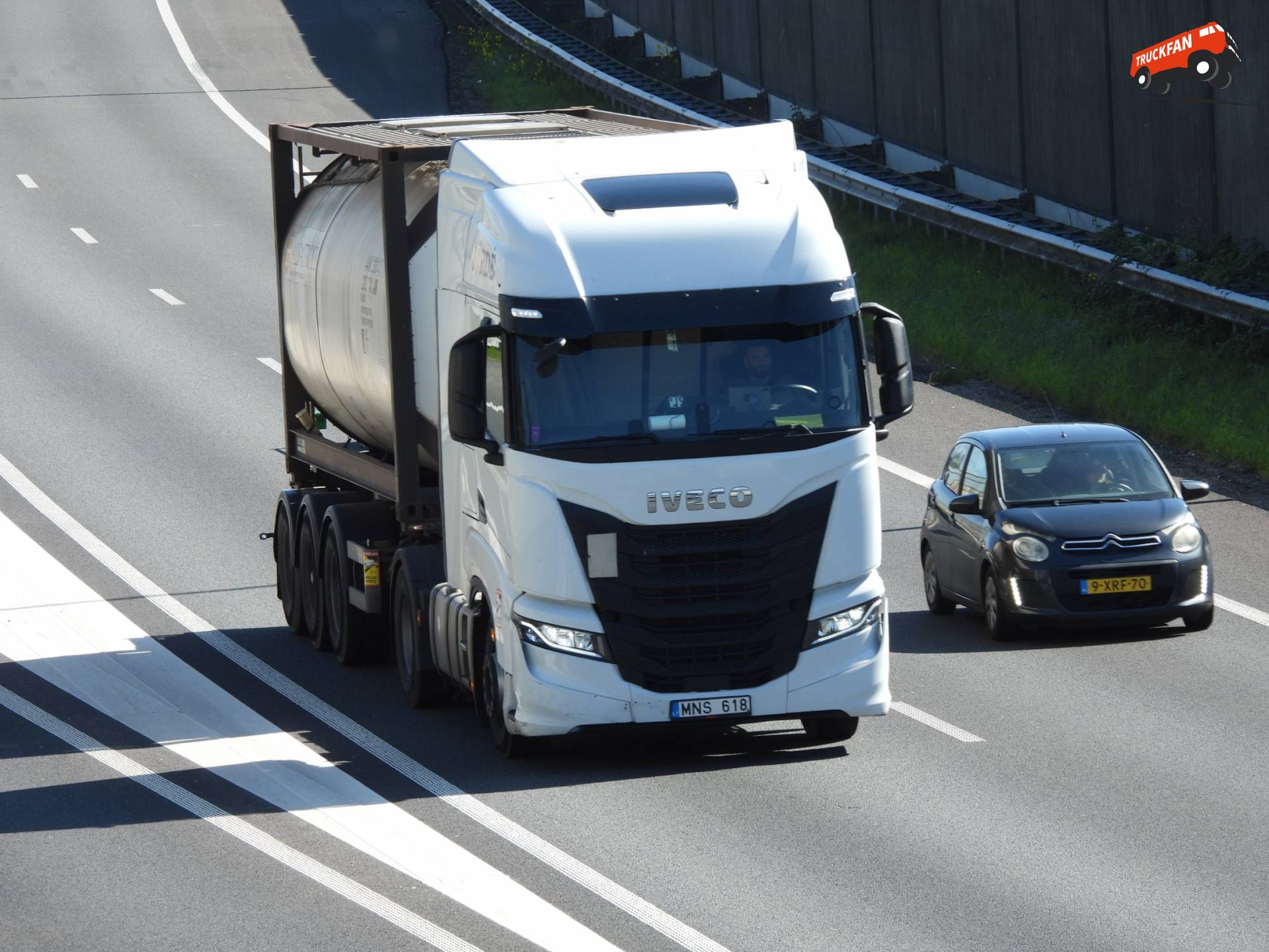 Iveco S-Way & Citroën C1.