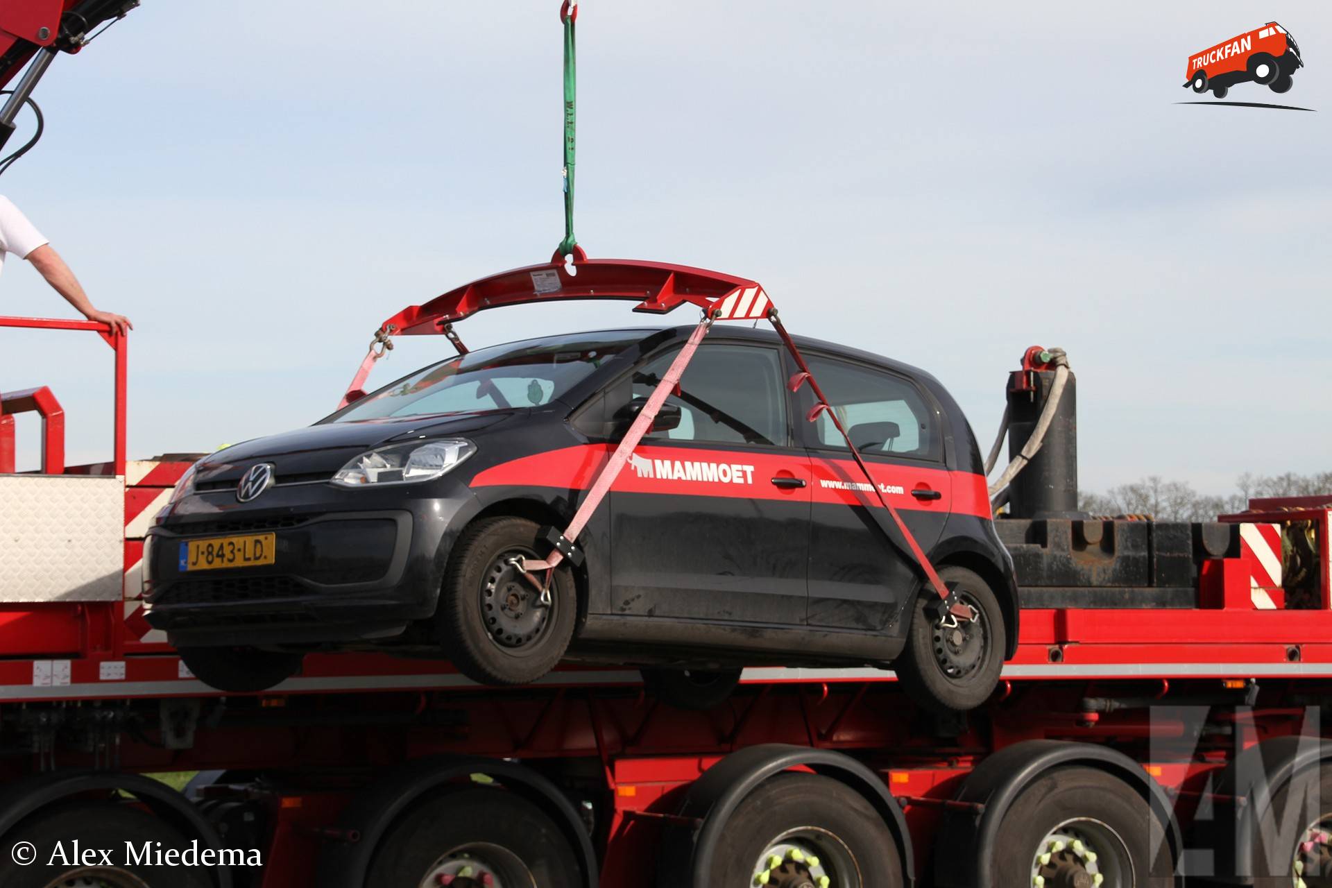 Volkswagen Up! bij verzorgingsplaats Wellerzand