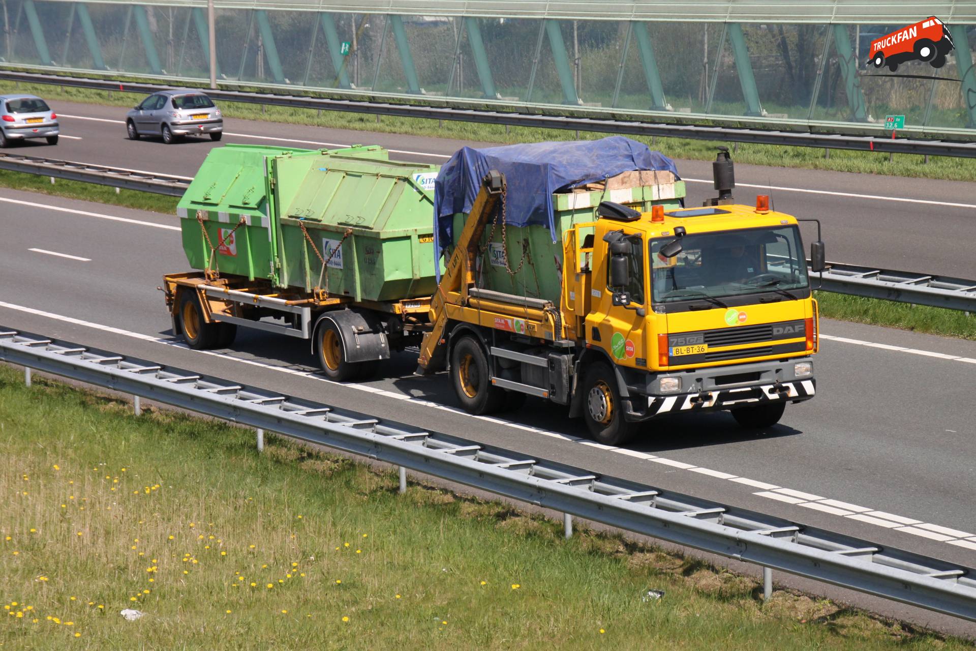 DAF 75CF vrachtwagen van Sita