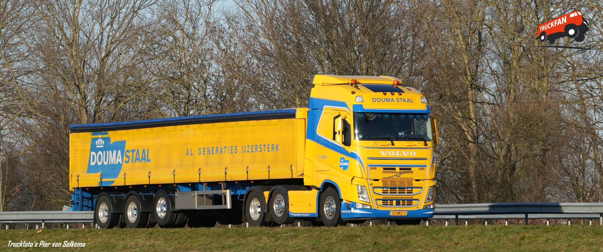 Volvo FH4 truck on the A7 near Sneek