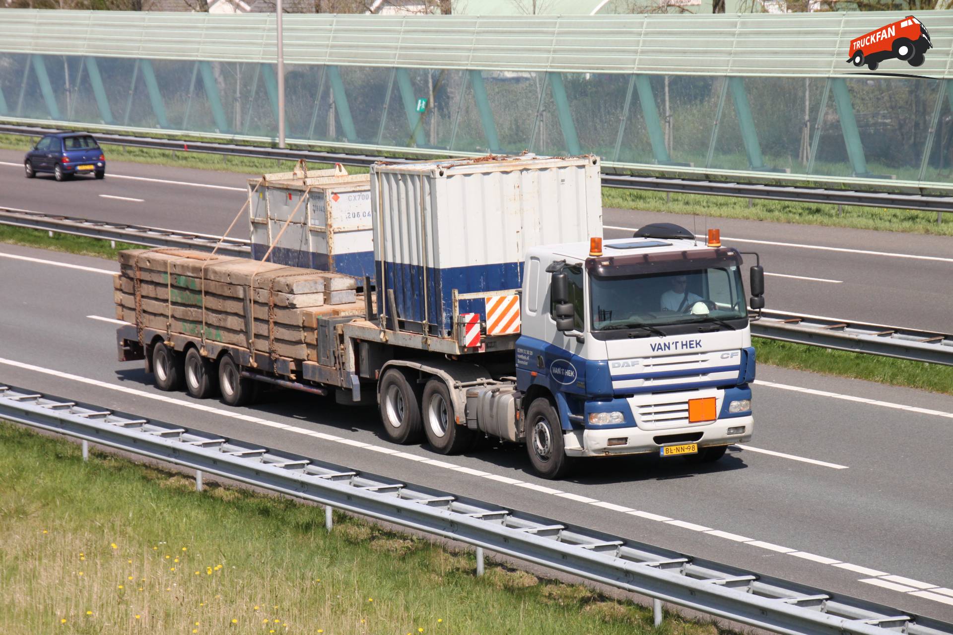 DAF CF85 truck van van 't Hek