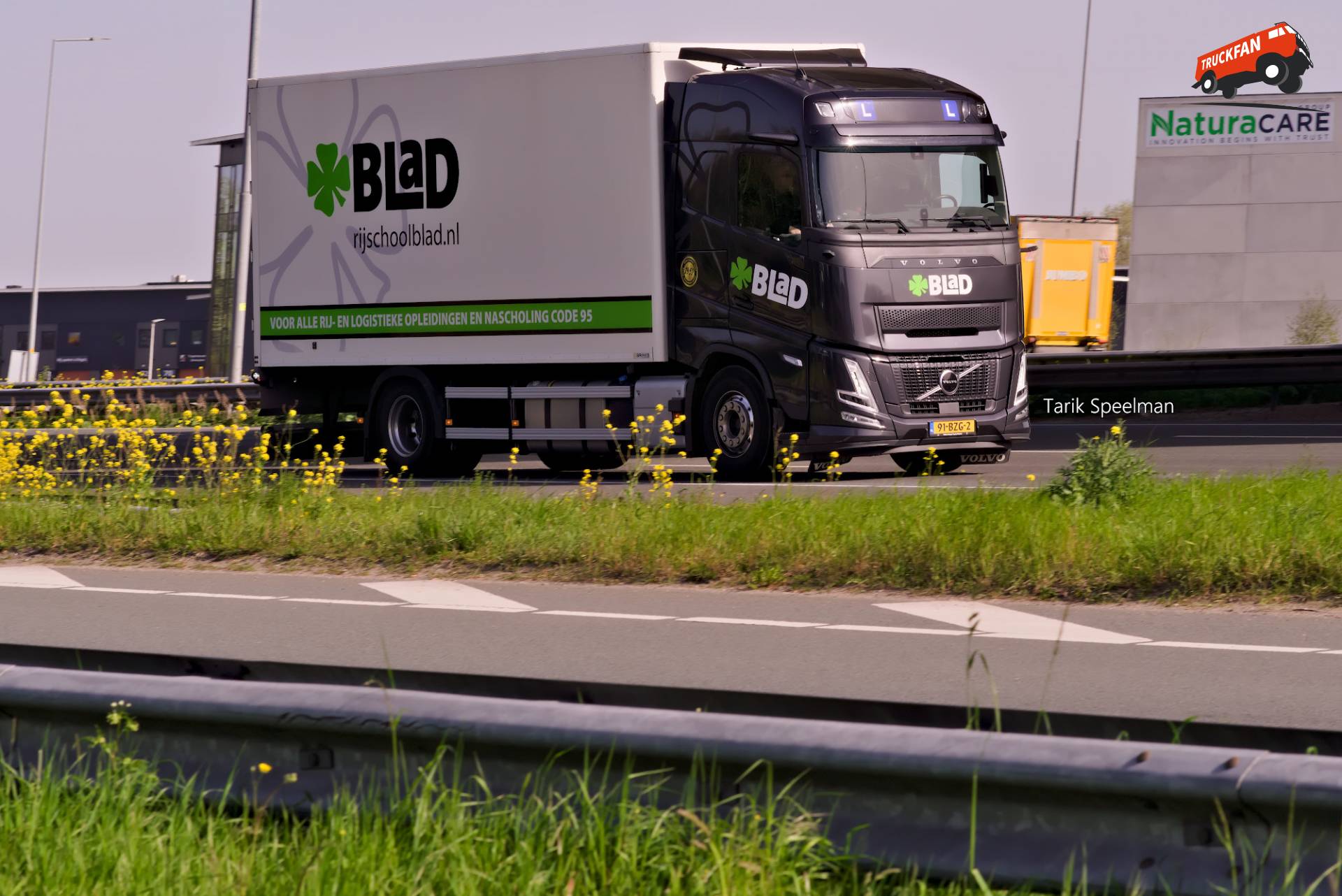 Volvo FH Aero vrachtwagen met kenteken 91-BZG-2