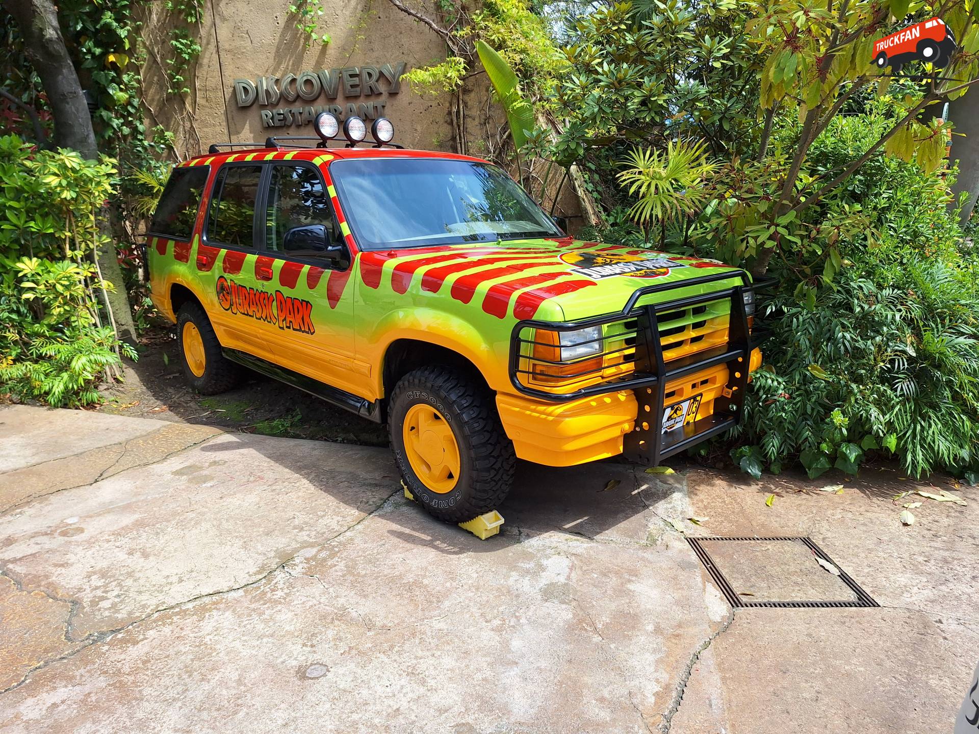Jurassic Park Ford Explorer replica in Osaka