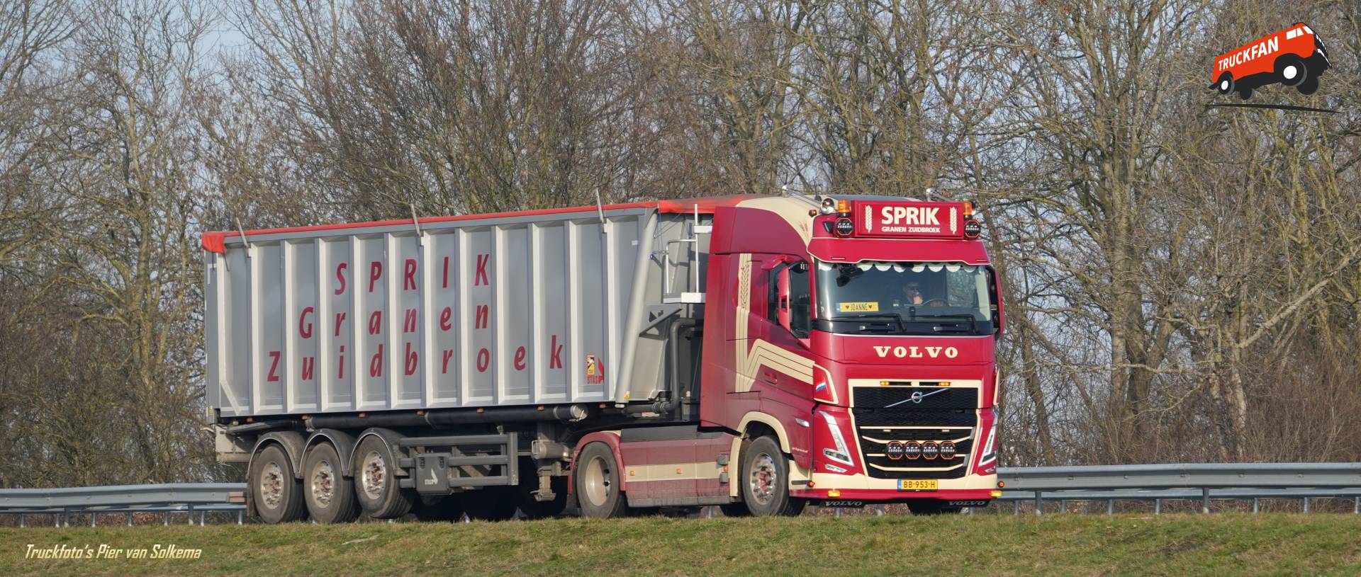 Volvo FH5 truck bij A7 Sneek