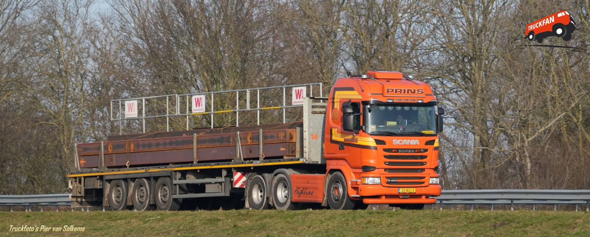 Scania R450 truck bij A7 Sneek