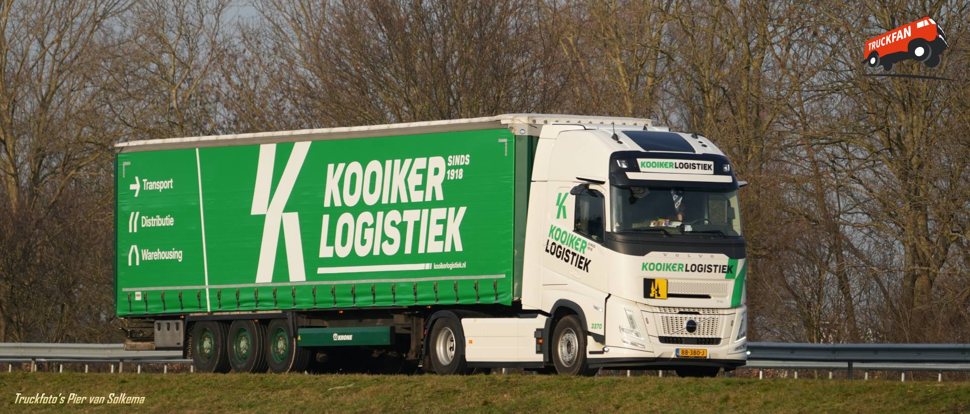 Volvo FH Aero vrachtwagen bij A7 Sneek