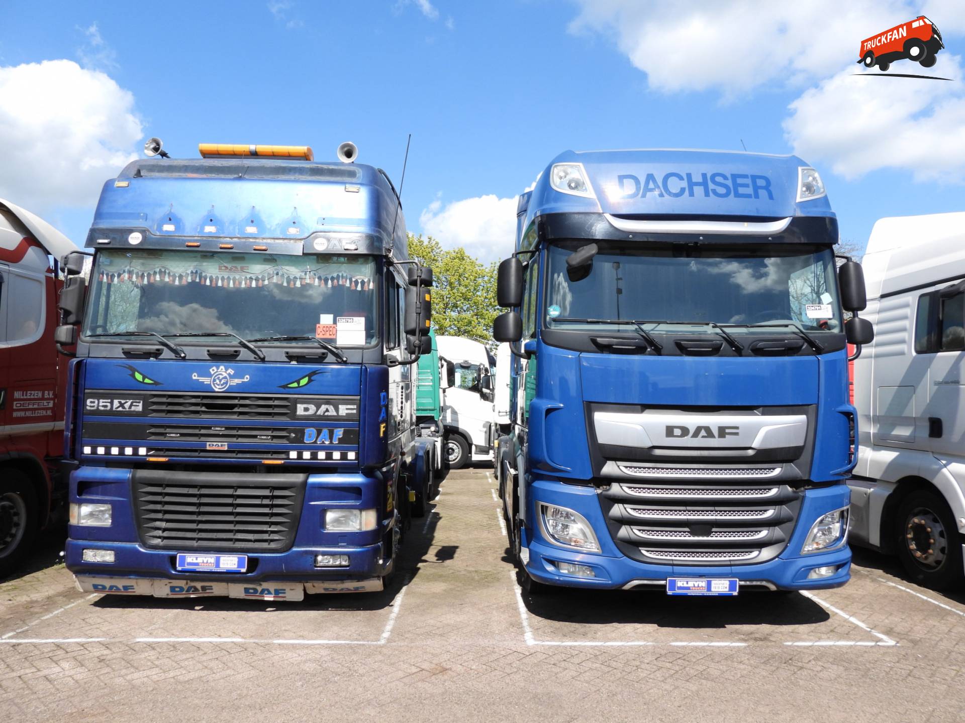 Twee generaties DAF XF naast elkaar.