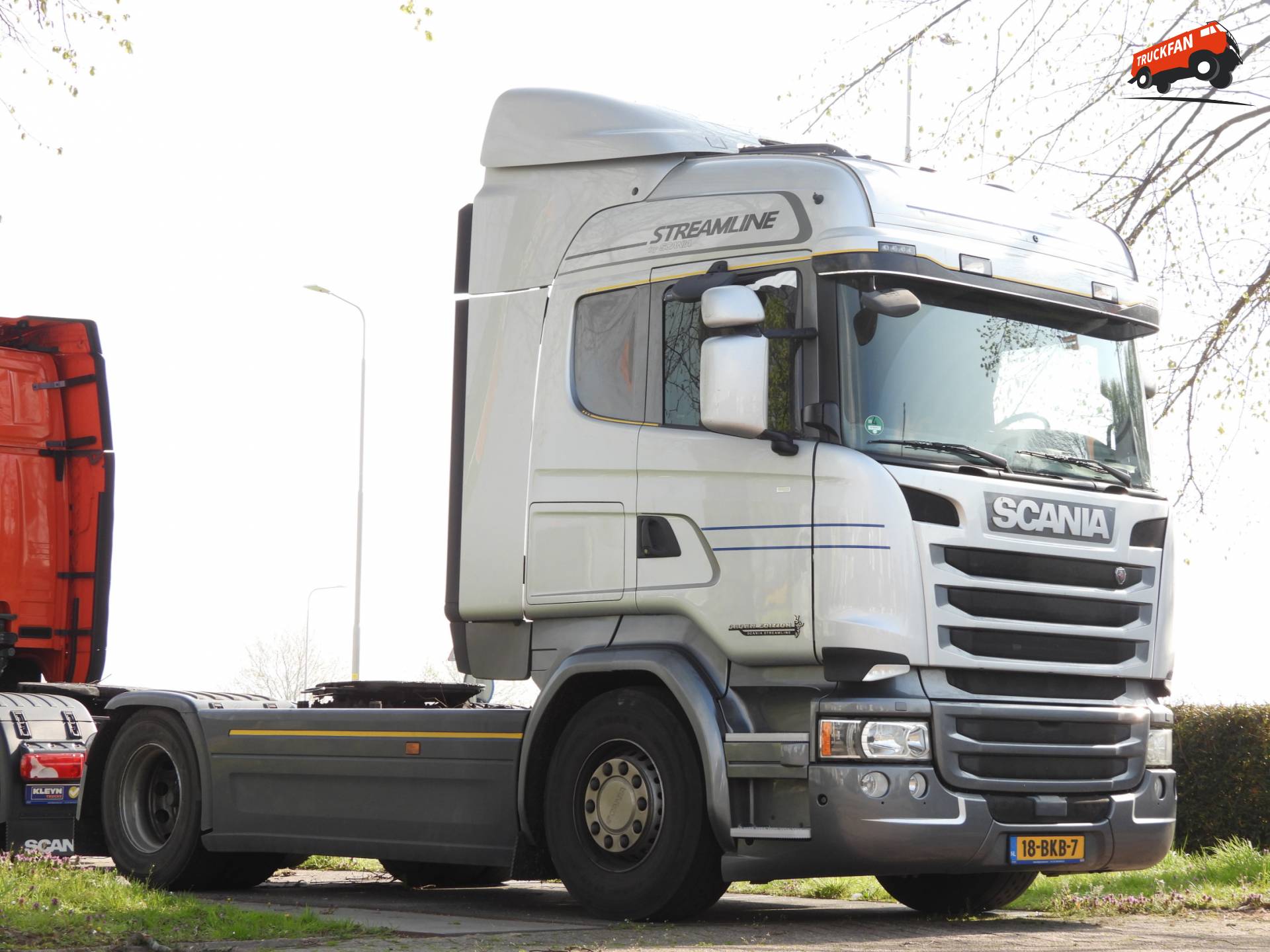 Scania R410 4x2 Streamline Crown Edition.
