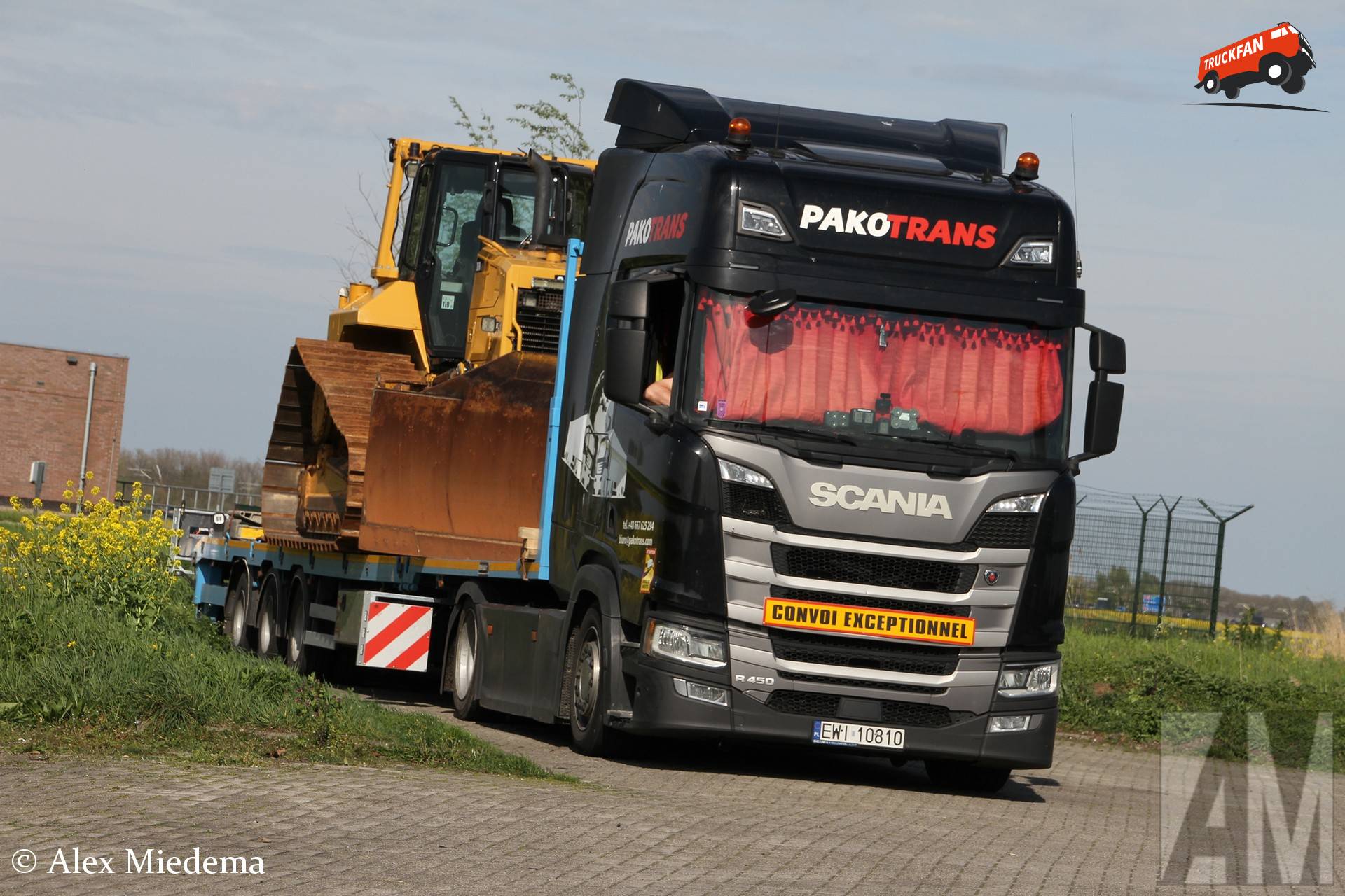 Scania R450 van PakoTrans bij Wegrestaurant de Goudreinet