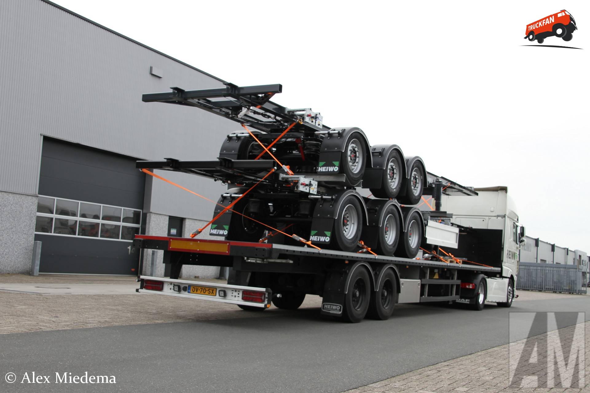 Heiwo trailer loaded with two Heiwo trailers