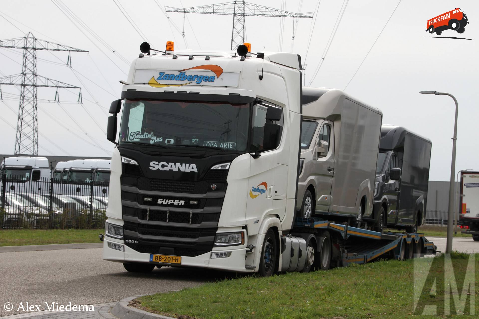 Scania 560S van Zandbergen als paardentransporter