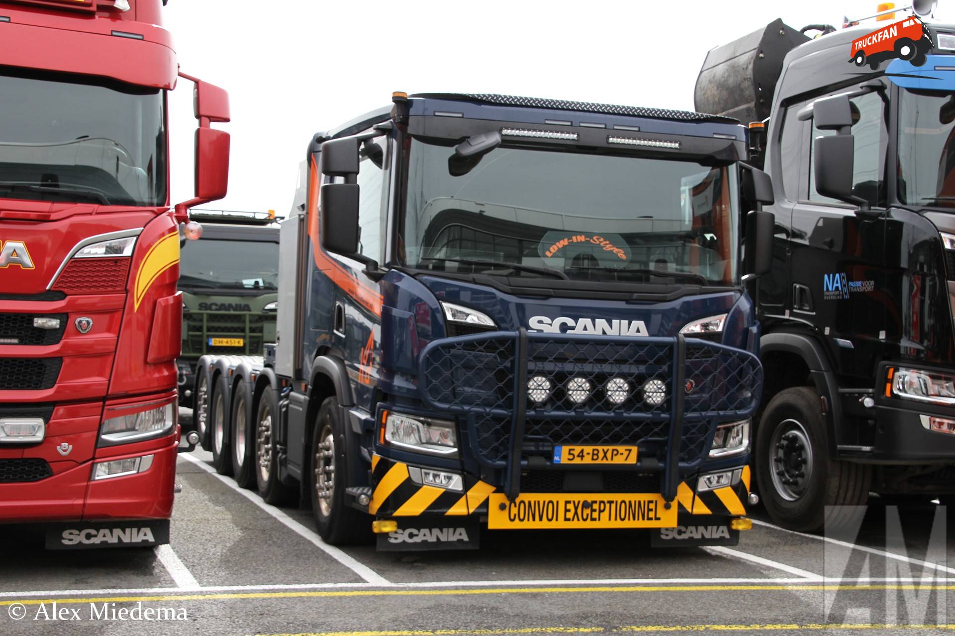 Scania P560 10x4 zwaar transport trekker