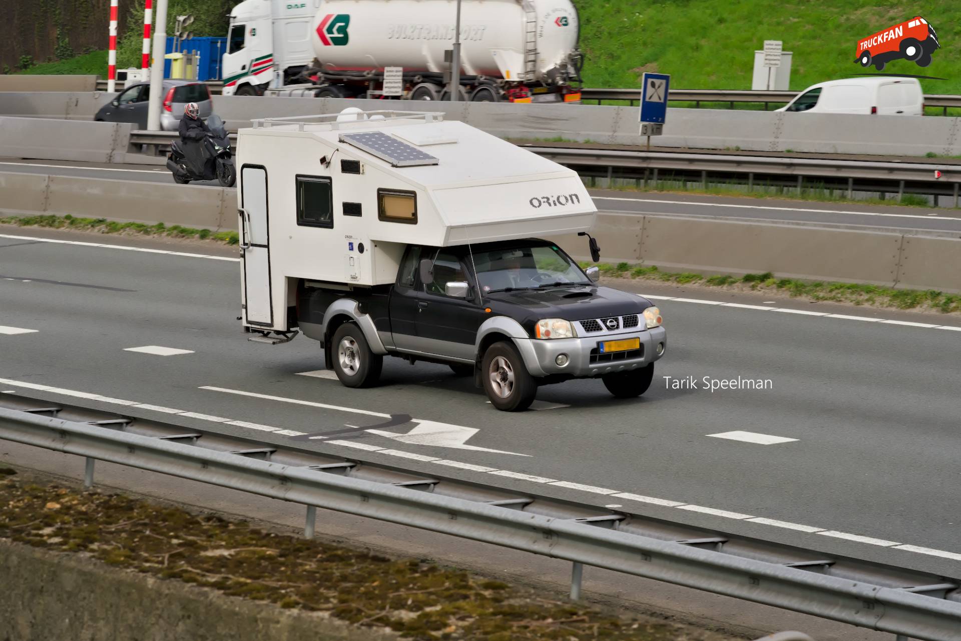 Nissan Pick-Up King Cab met Orion camper