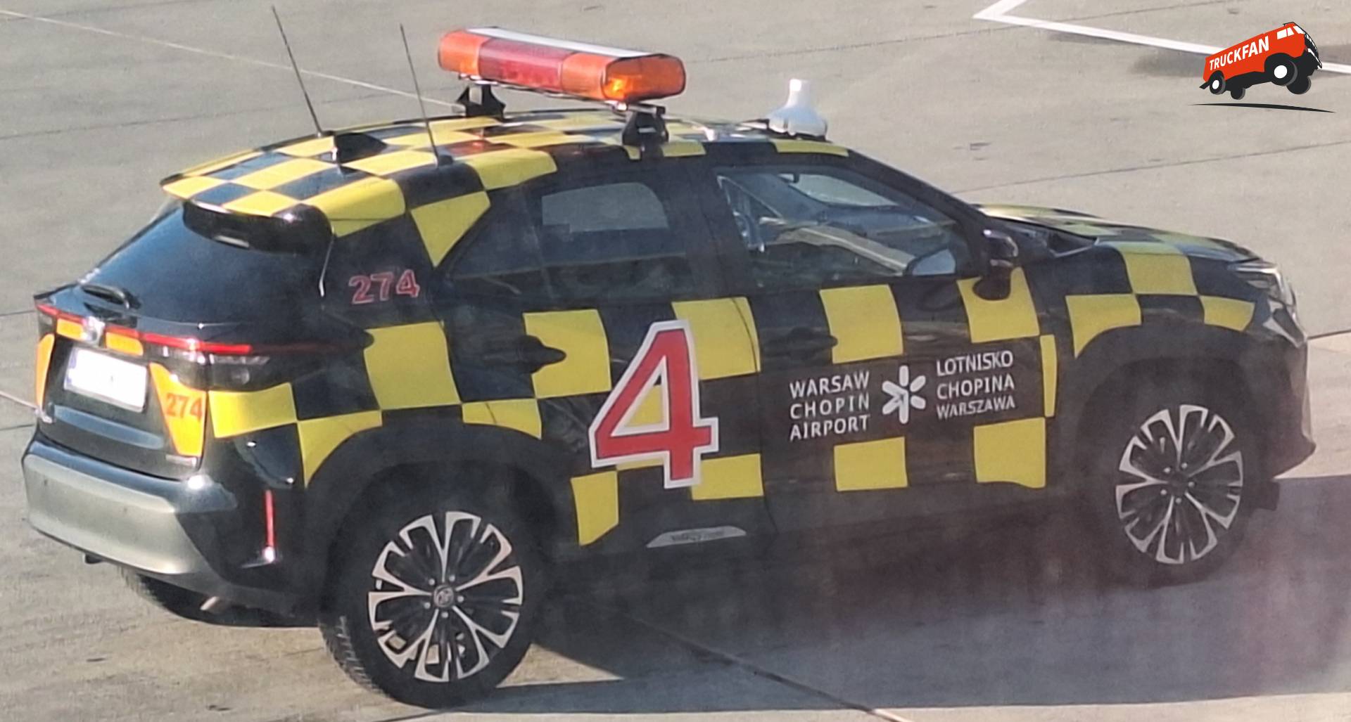 Toyota bZ4X bij vliegveld Warschau