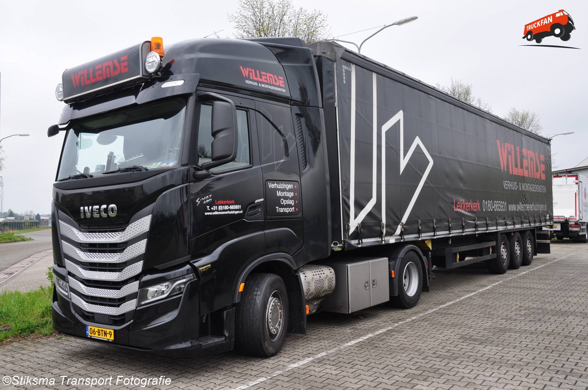 Iveco Stralis vrachtwagen van Willemse Transport