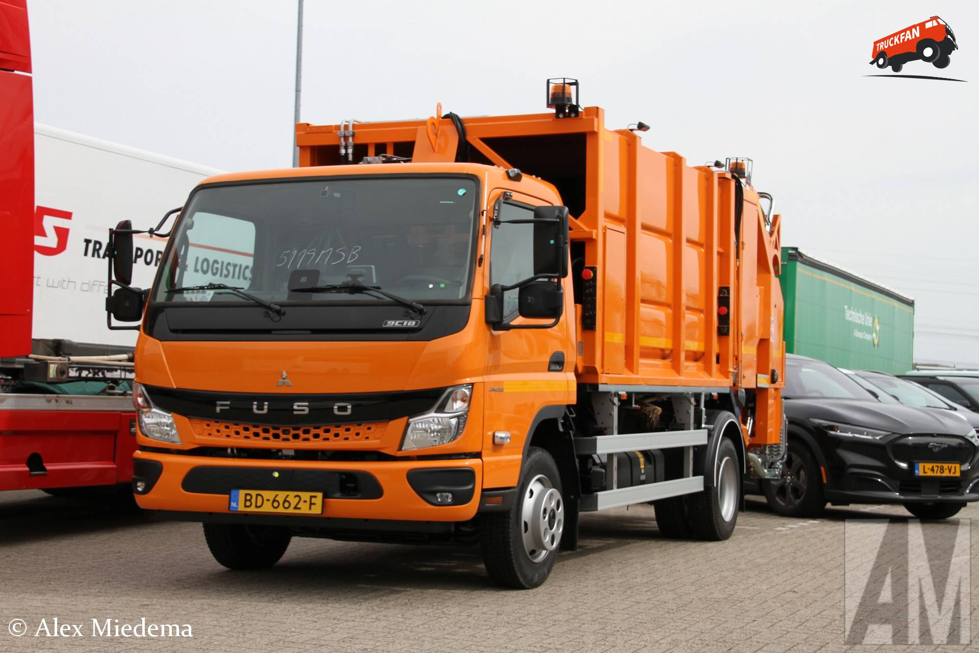 Fuso Canter 9C18 op industrieterrein Hessenpoort Zwolle
