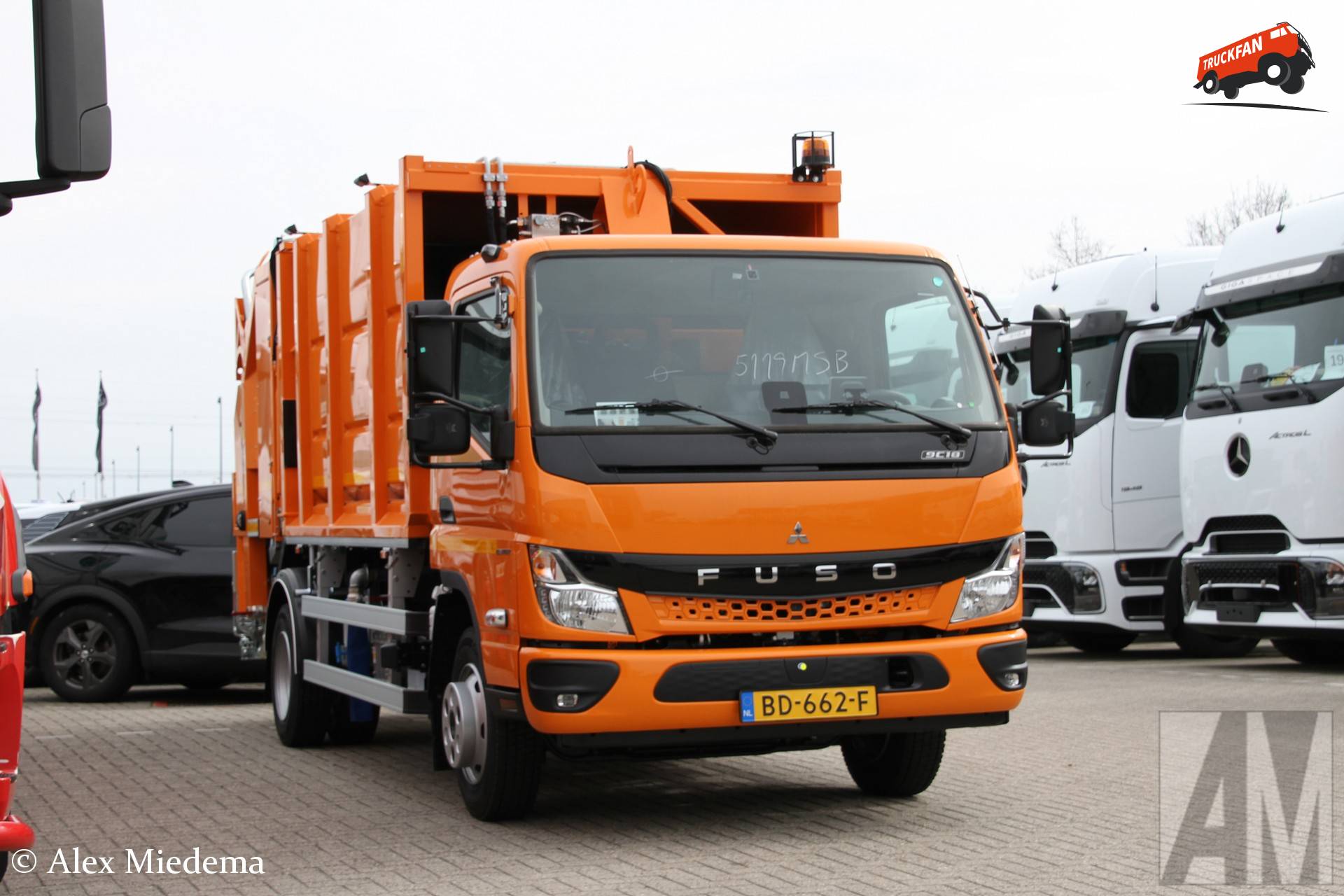 Fuso Canter 9C18 op industrieterrein Hessenpoort Zwolle