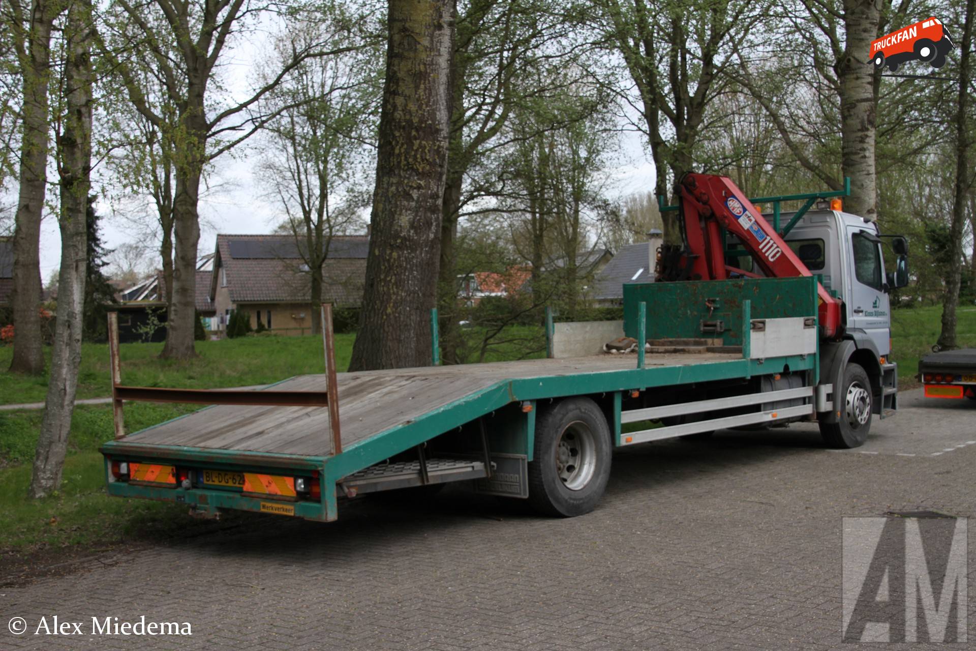 Mercedes-Benz Atego met HMF laadkraan