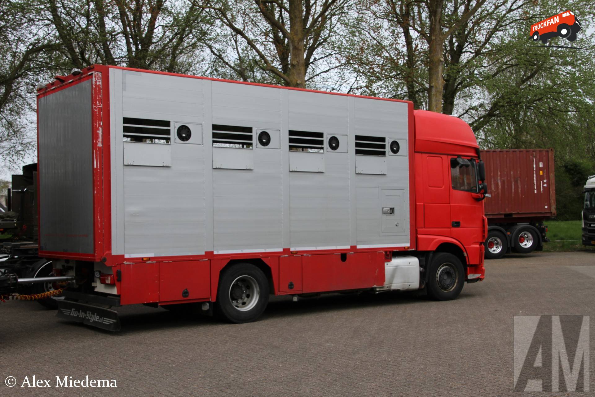DAF XF truck with Cuppers trailer