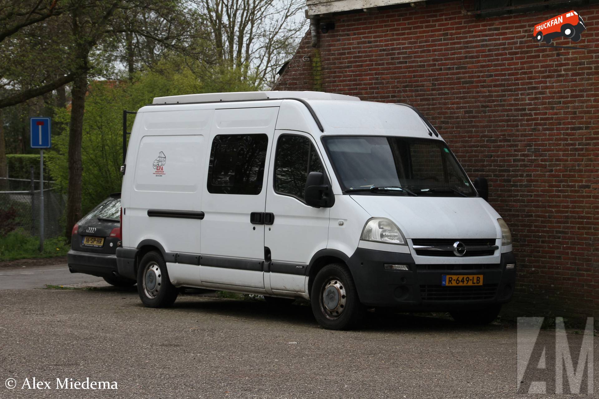 Opel Movano camper in Berlikum