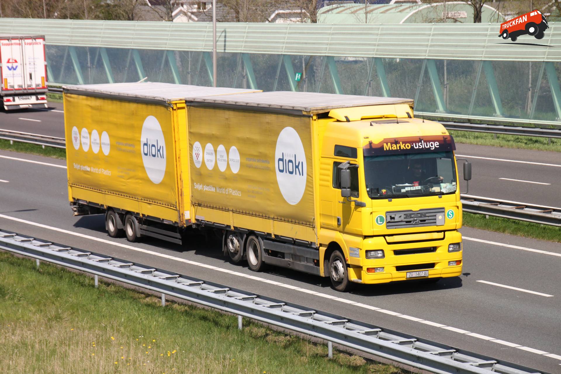 MAN TGA truck with Giant G4500 machine