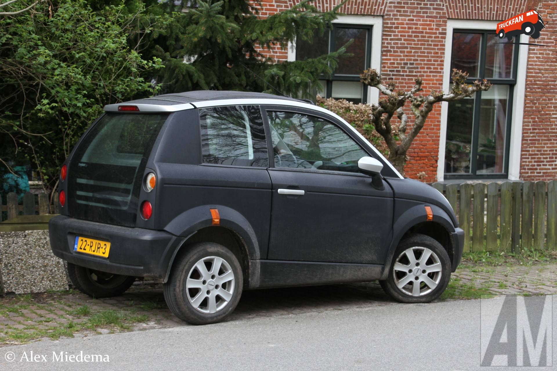 Think City elektrische auto in Berlikum