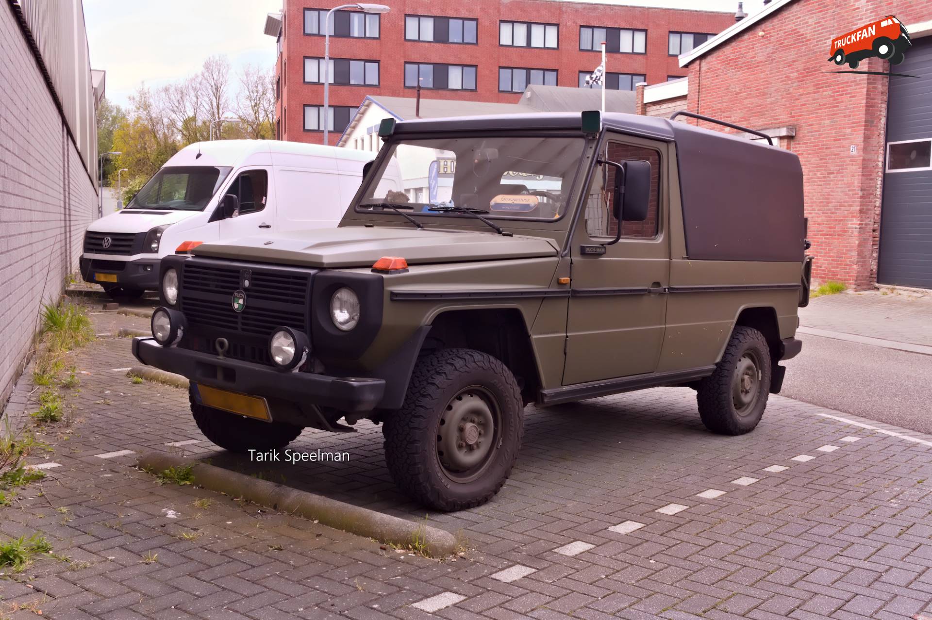 Steyr Daimler Puch machine in Zwijndrecht