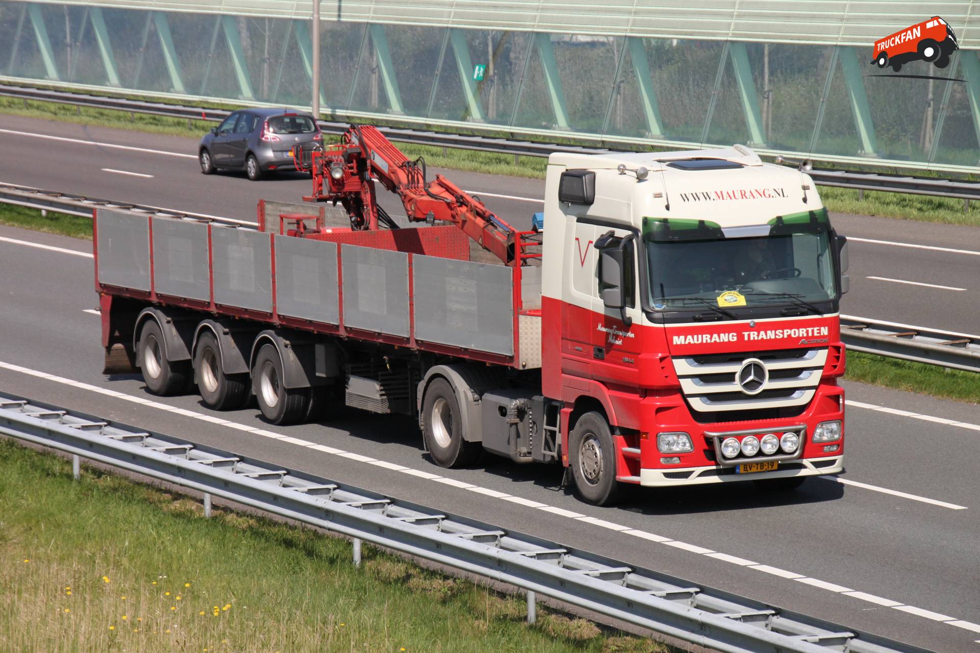 Mercedes-Benz Actros vrachtwagen bij Maurang