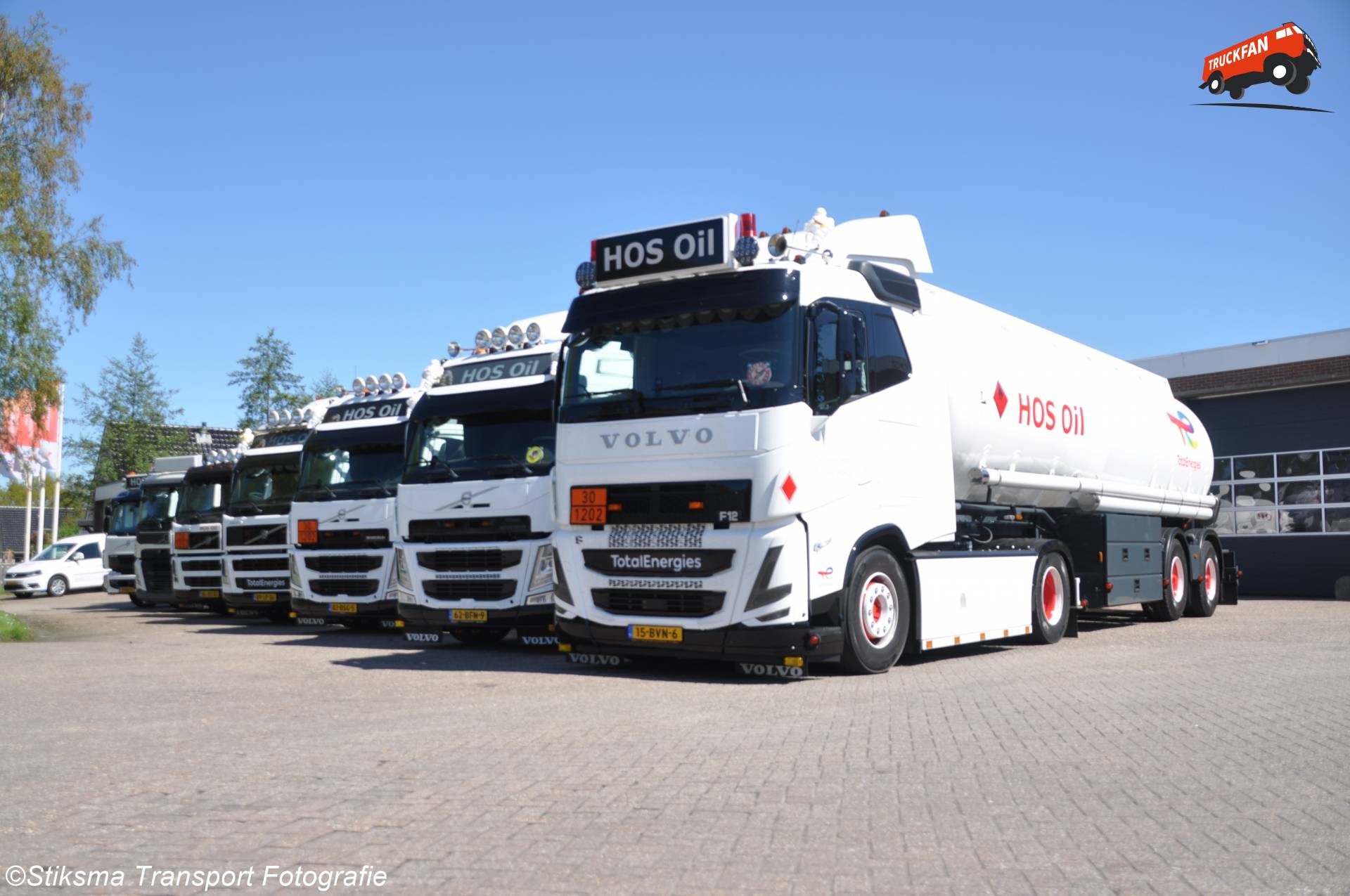 Volvo FH vrachtwagen van Hos Oil