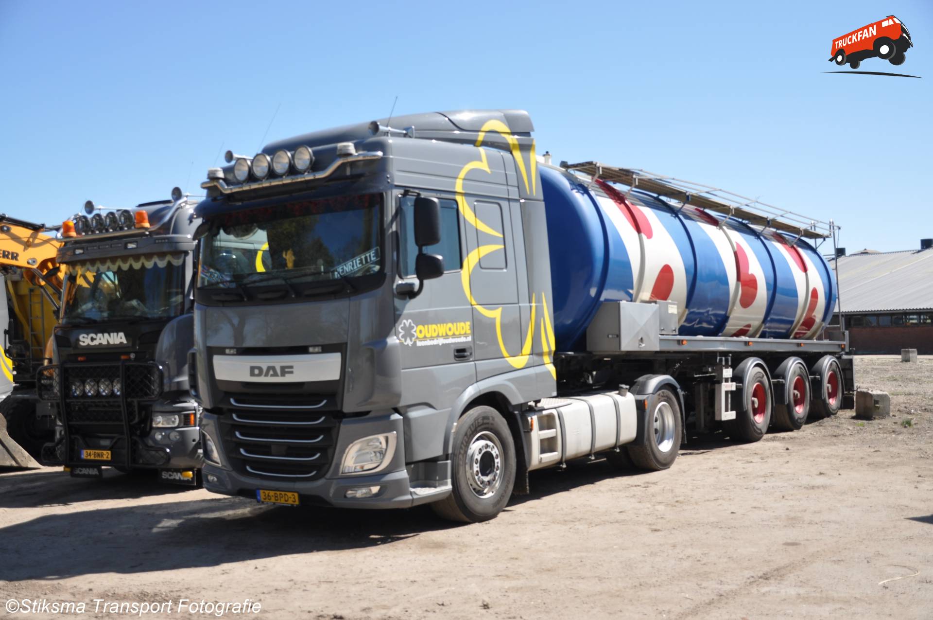 DAF XF Euro 6 vrachtwagen van Loonbedrijf Oudwoude