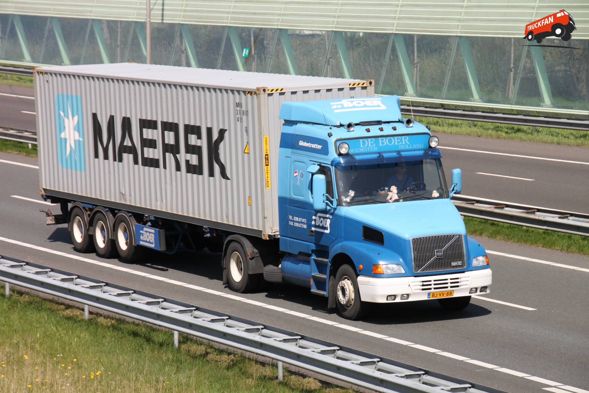 Volvo NH12 truck van De Boer