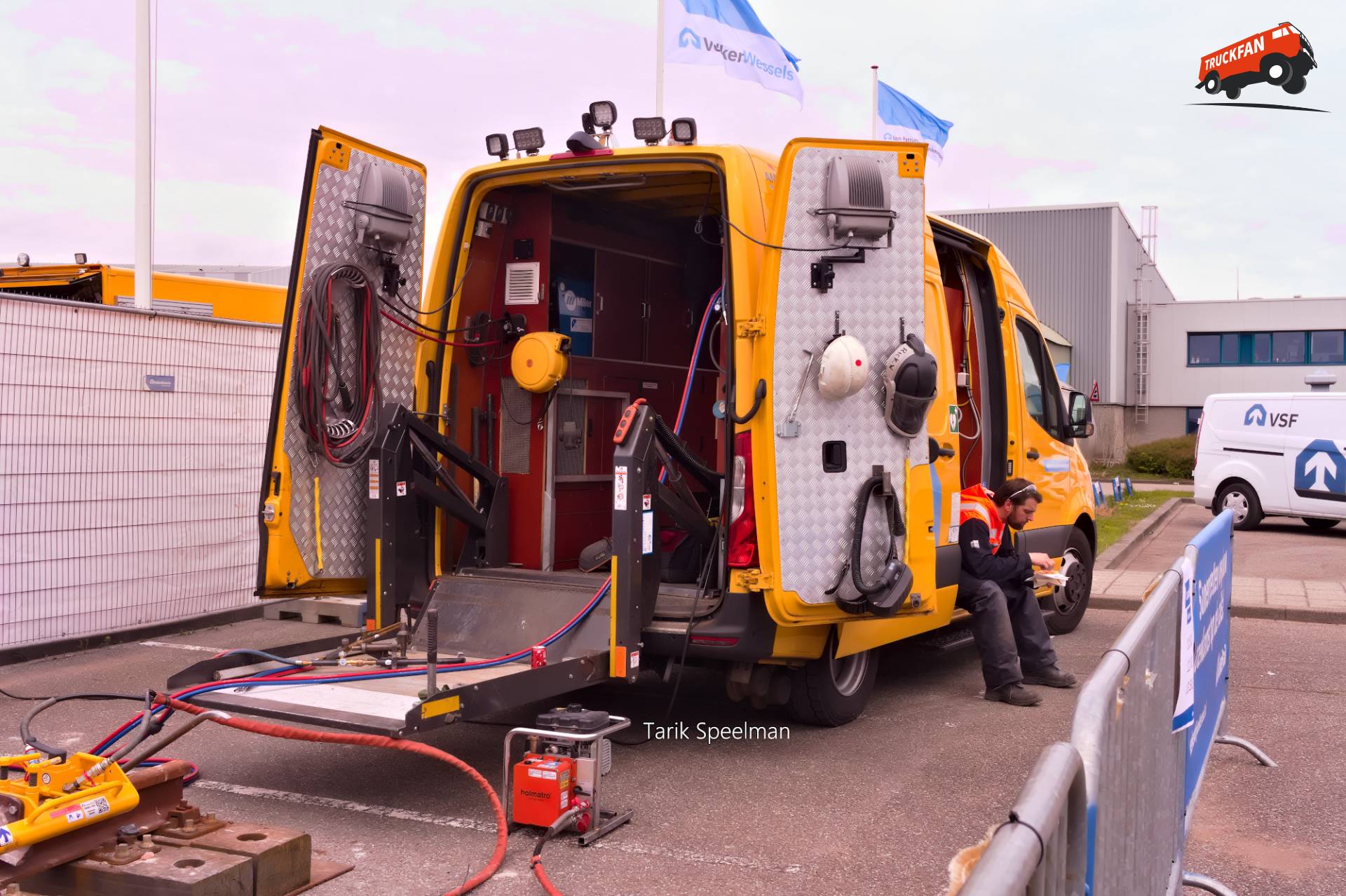 Mercedes-Benz Sprinter vrachtwagen in Dordrecht