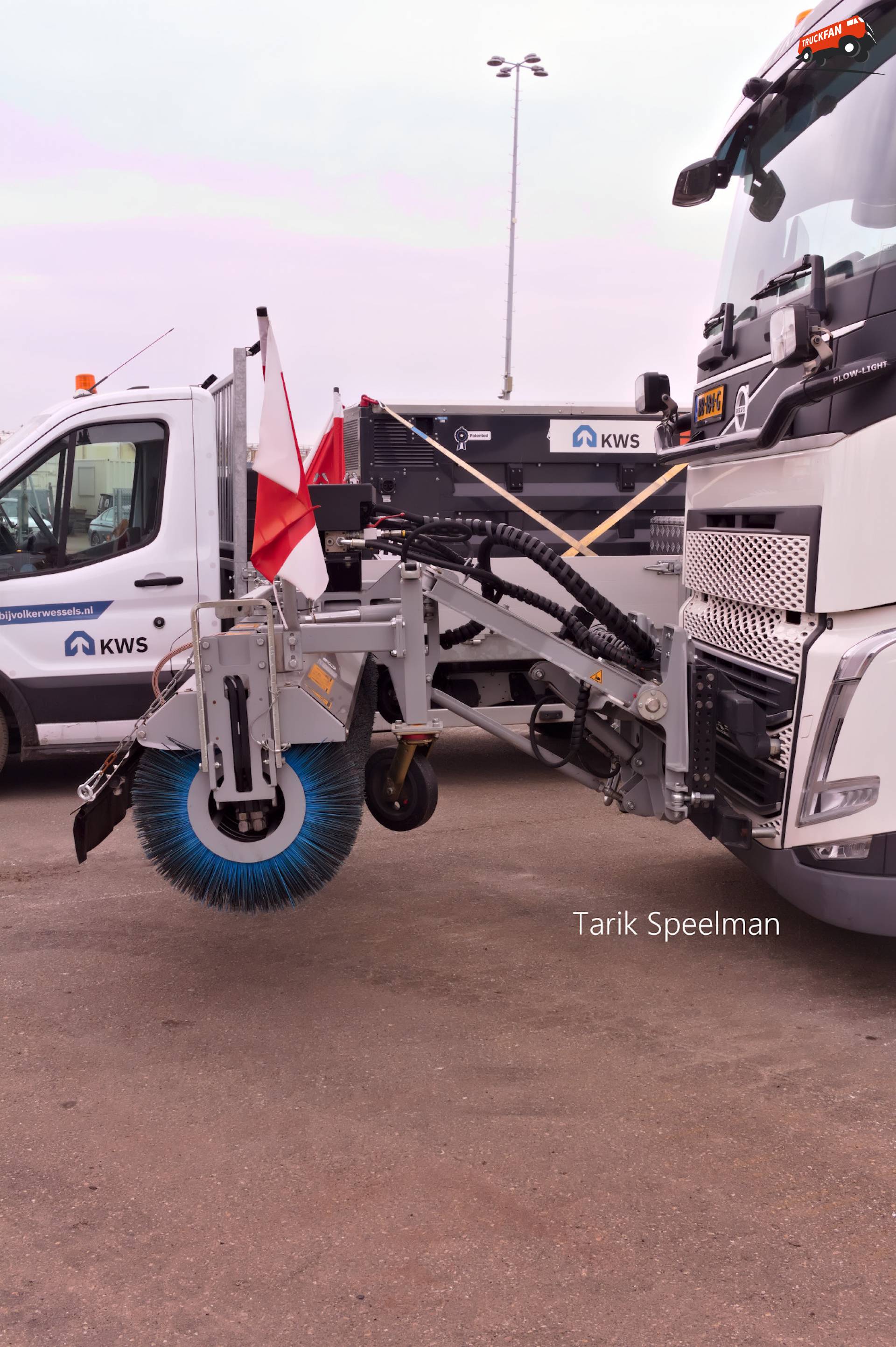 Volvo FH 5th Gen Electric veegmachine in Dordrecht