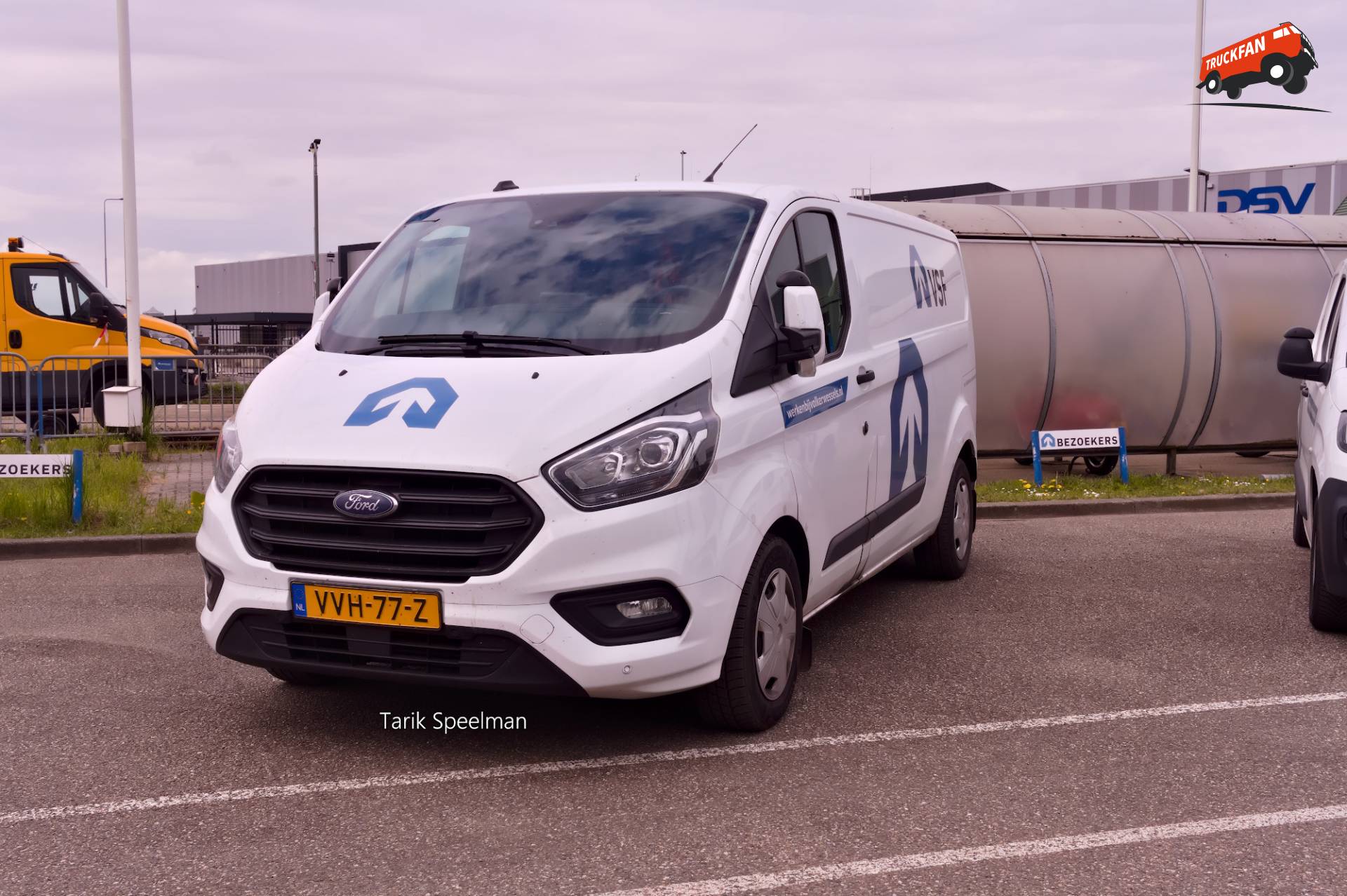 Ford Transit Custom met kenteken VVH-77-Z in Dordrecht