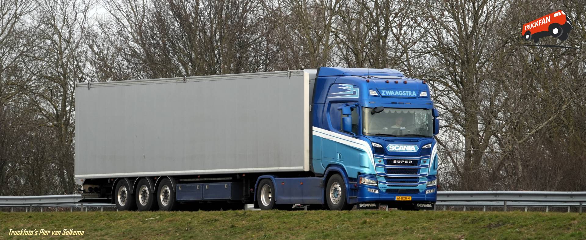 Scania 460R vrachtwagen op A7 bij Sneek